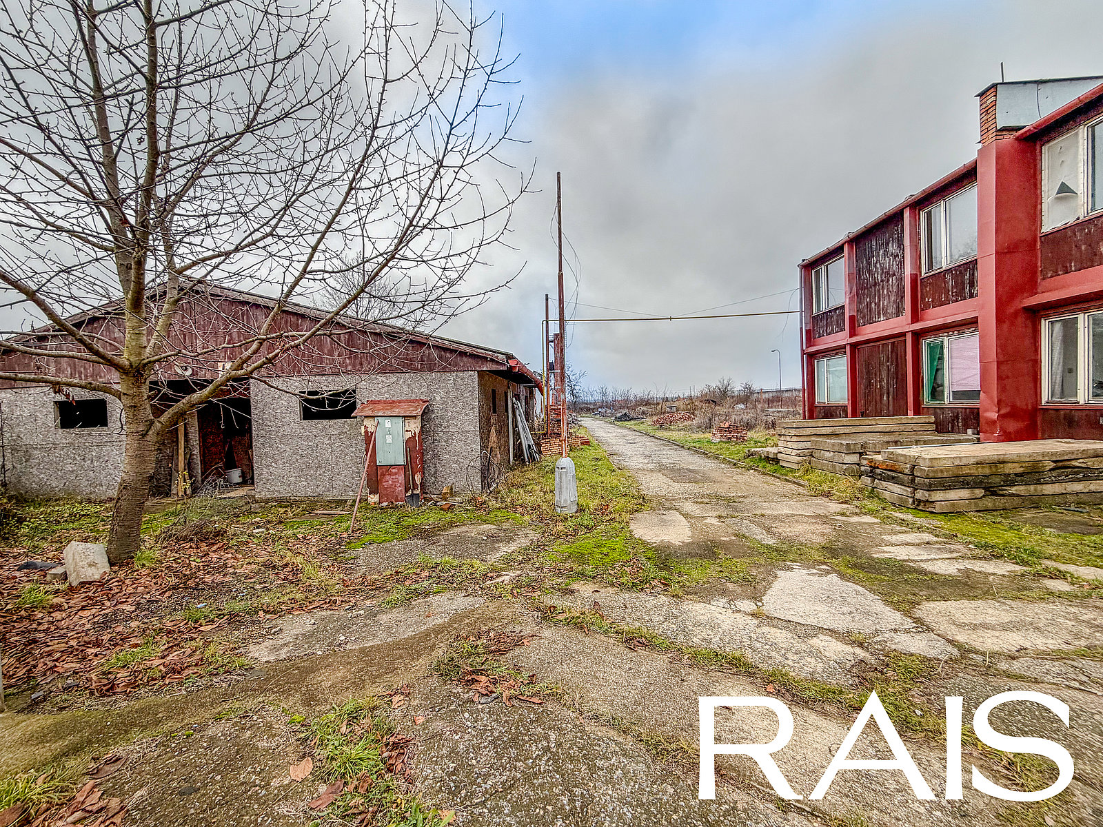 Prodej komerční parcely o výměře 3 646 m2 — RAIS